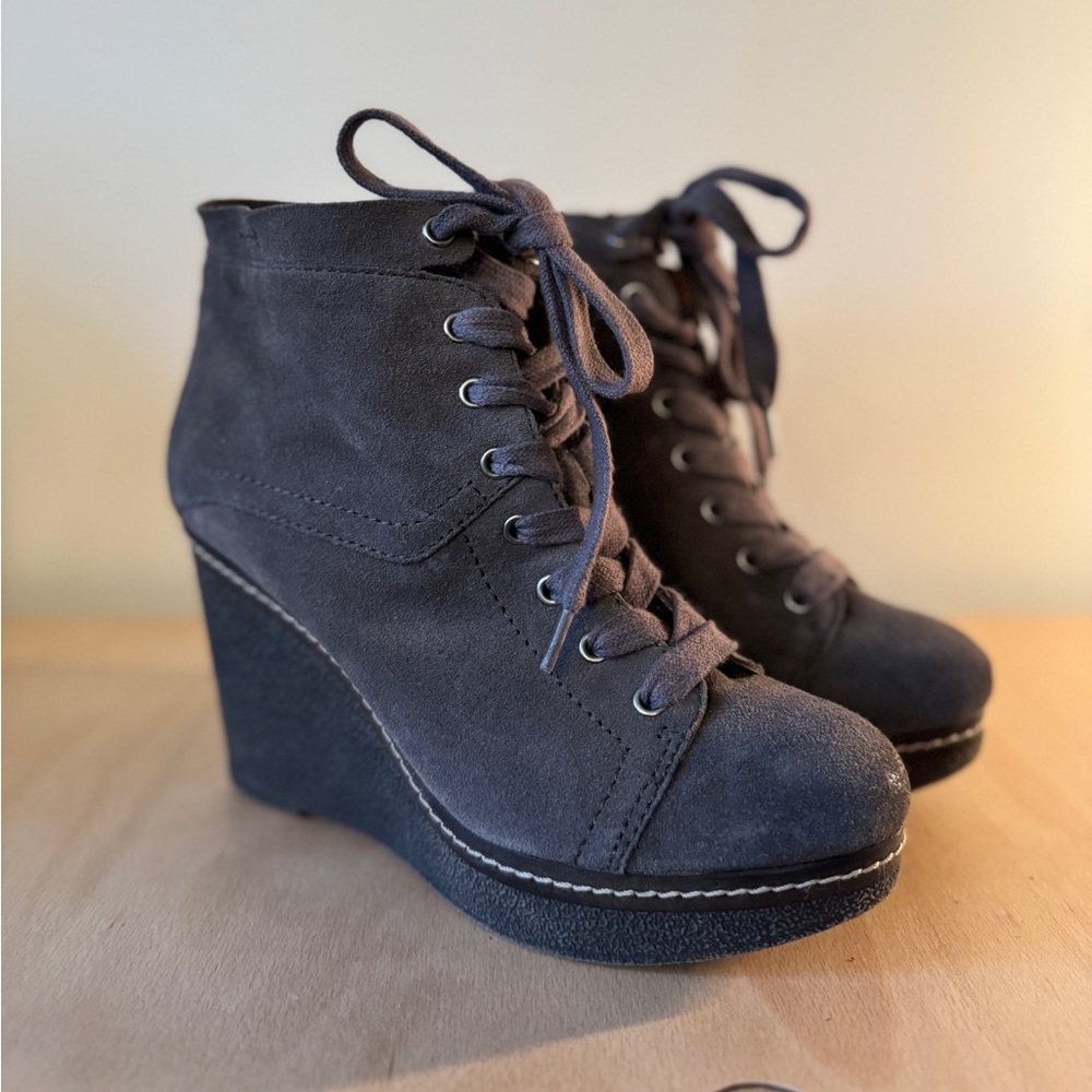 Vintage America Collection, Nine West grey suede grey gum wedge bootie, size 7.5